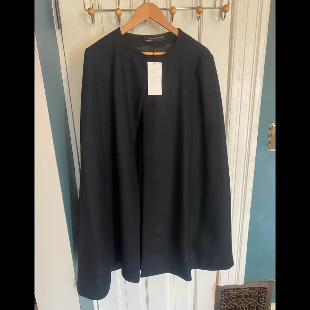 NWT Zara Woman Size L Black Cape